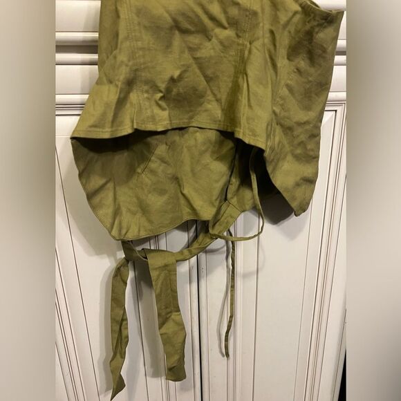 Urban Outfitters
Women's Green Lafayette Button Crop Top S-P - Picture 4 of 9